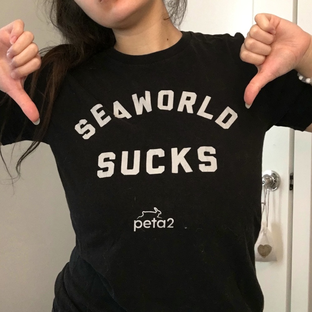 Seaworld Sucks PETA Tshirt